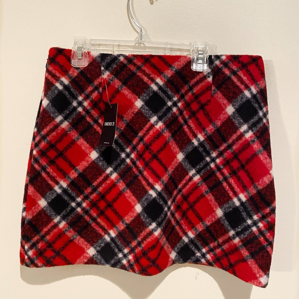 NEVER WORN Red and Blue plaid soft skirt Size L